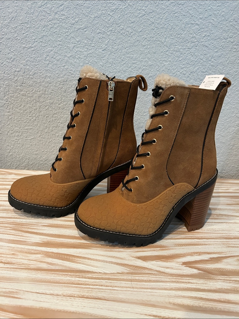 Coach Haven Suede Shearling Chunky Lace Up Boots Sz US 8B EUR 38.5